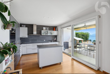 Attique avec vue splendide sur le lac et les Alpes